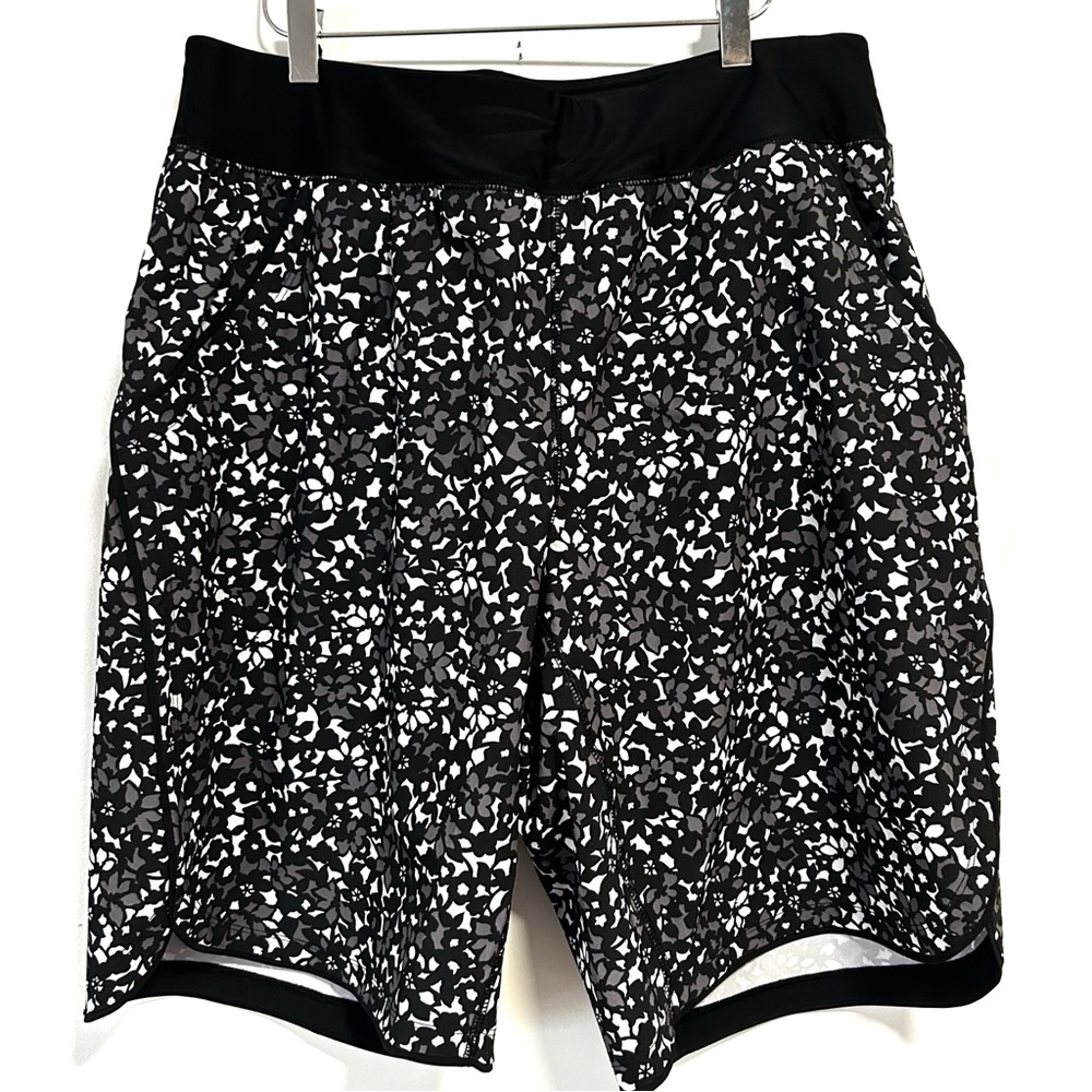 Lands’ End Women’s Swim Board Shorts Black White Floral Size 16W